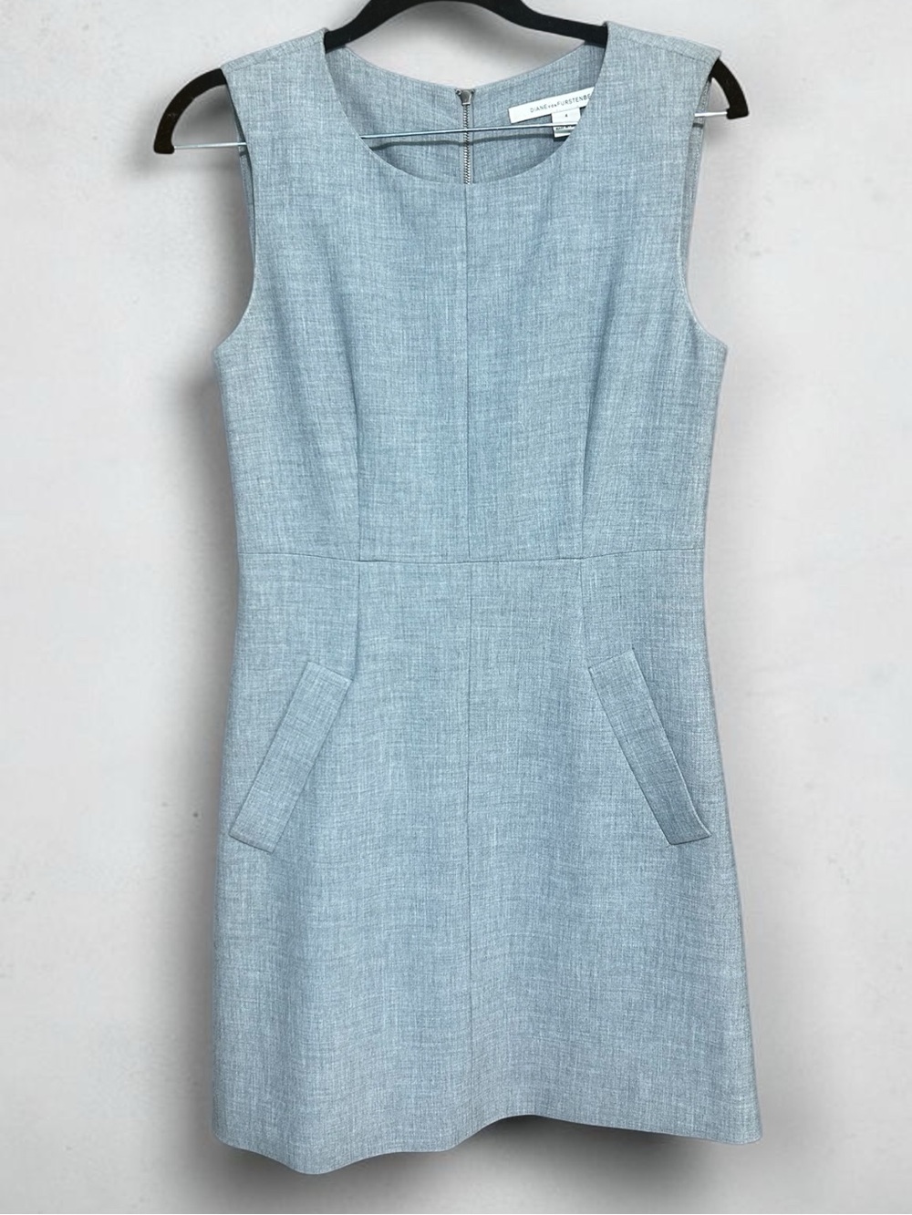 Diane von Furstenberg Grey Sleeveless Dress Sheath Size 4 - Pristine Condition